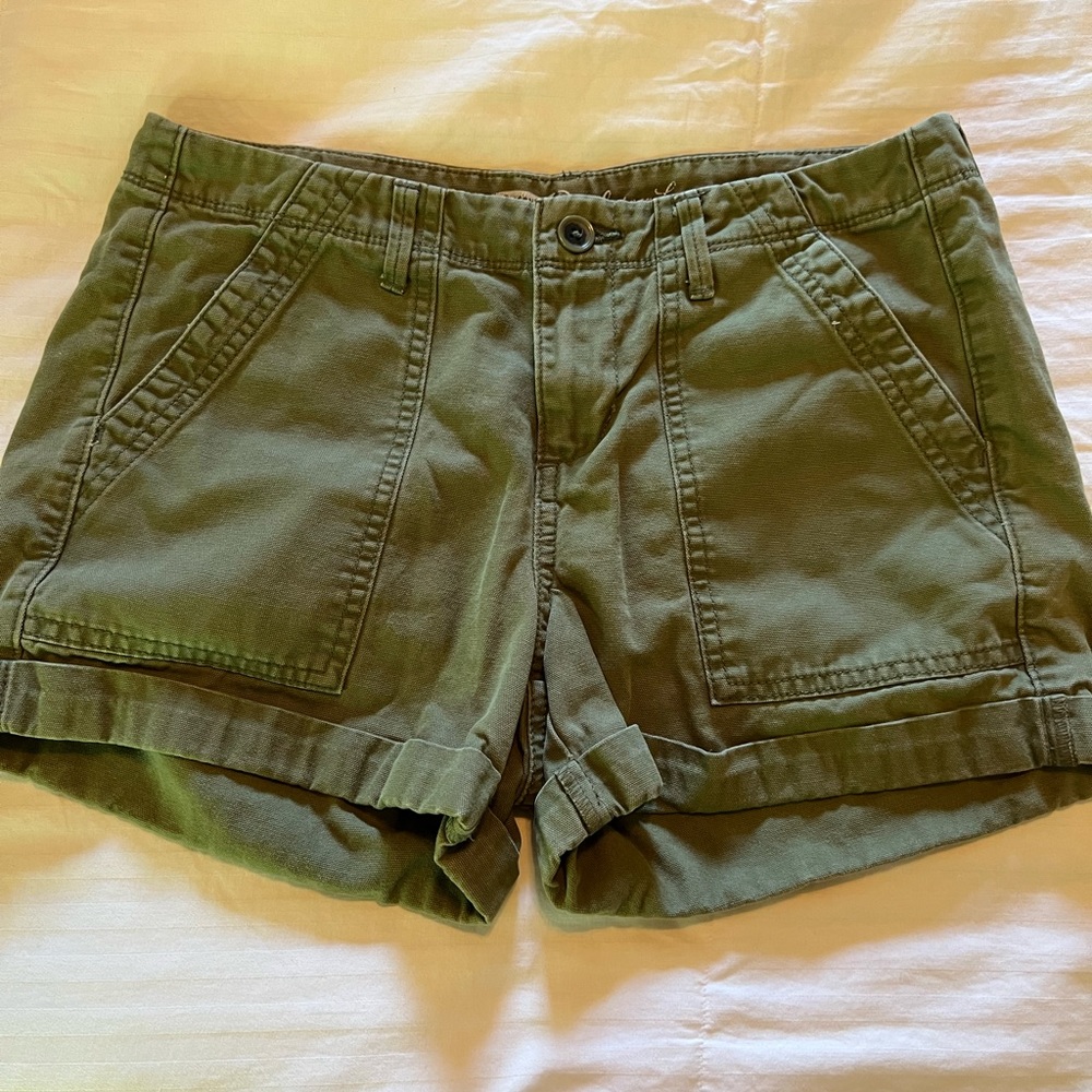Old Navy Women’s Boyfriend Shorts Size 4.